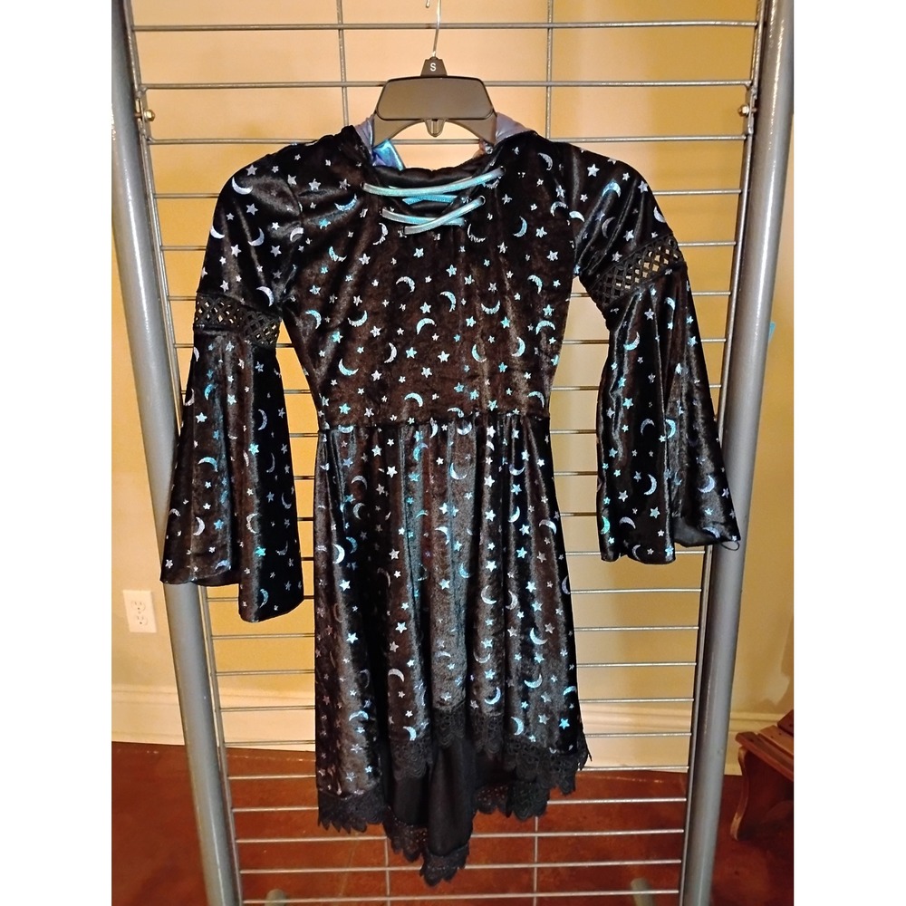Spirit Halloween Womens Celestial Witch Velvet Moon Star Hooded Costume Medium
